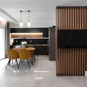 Reflection, Nilie Hospitality Mgmt Θεσσαλονίκη